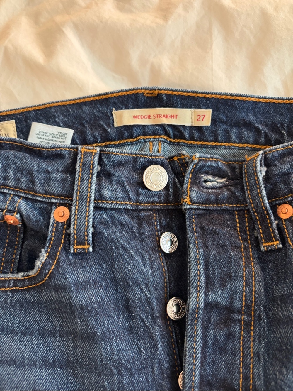 Levi's Wedgie Straight Jeans in Dark Blue Denim